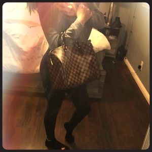 SOLD Louis Vuitton speedy 30